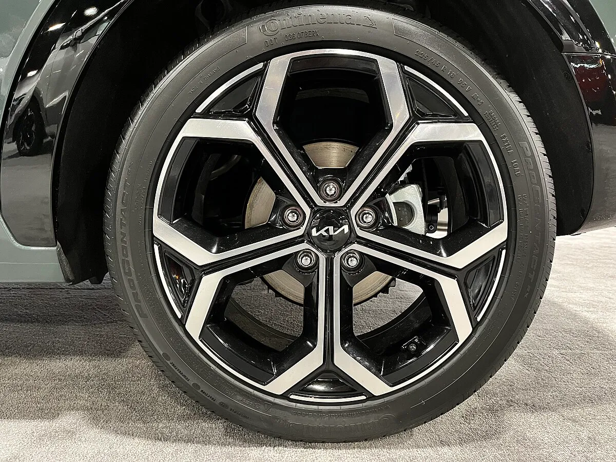 Kia Niro Touring 2025 - Image 1