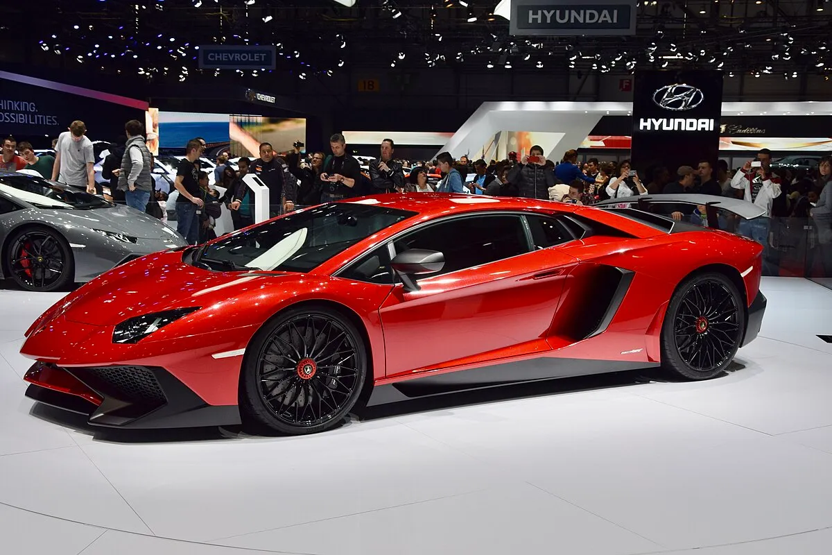 Lamborghini AVENTADOR SV 2025 - Image 8