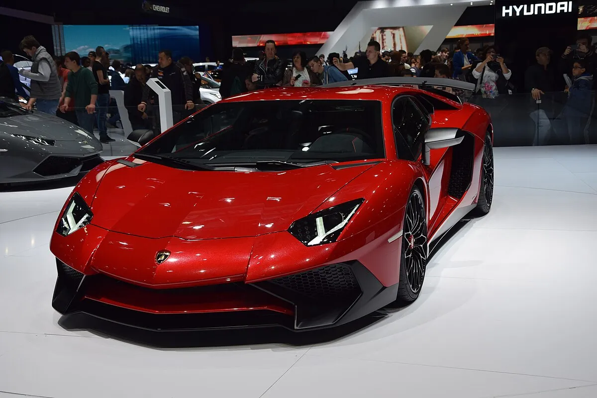 Lamborghini AVENTADOR SV 2025 - Image 9