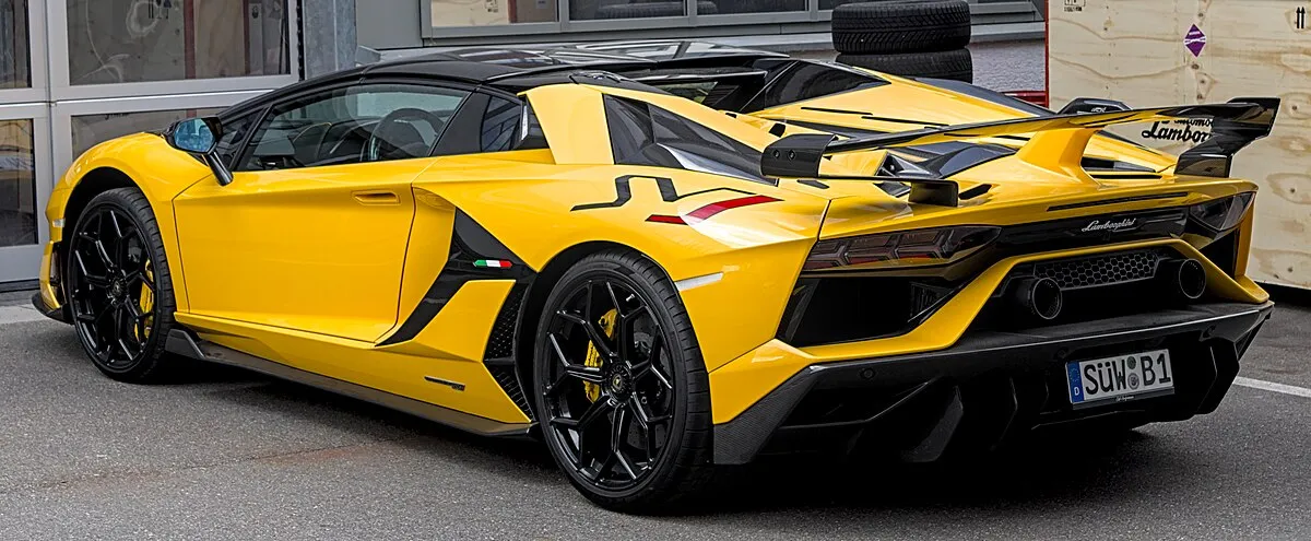 Lamborghini AVENTADOR SVJ ROADSTER 2025 - Image 3