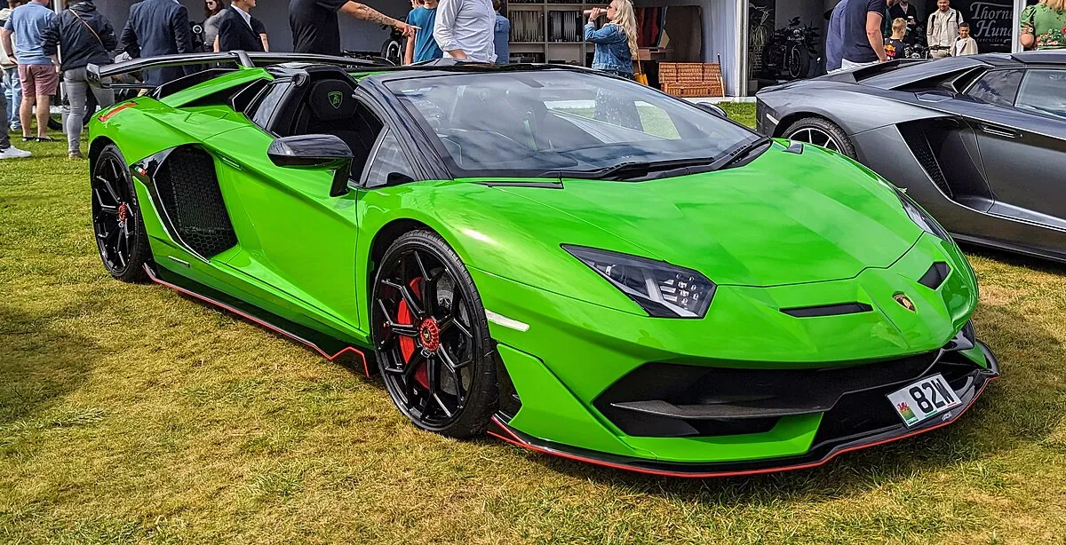 Lamborghini AVENTADOR SVJ ROADSTER 2025 - Image 8