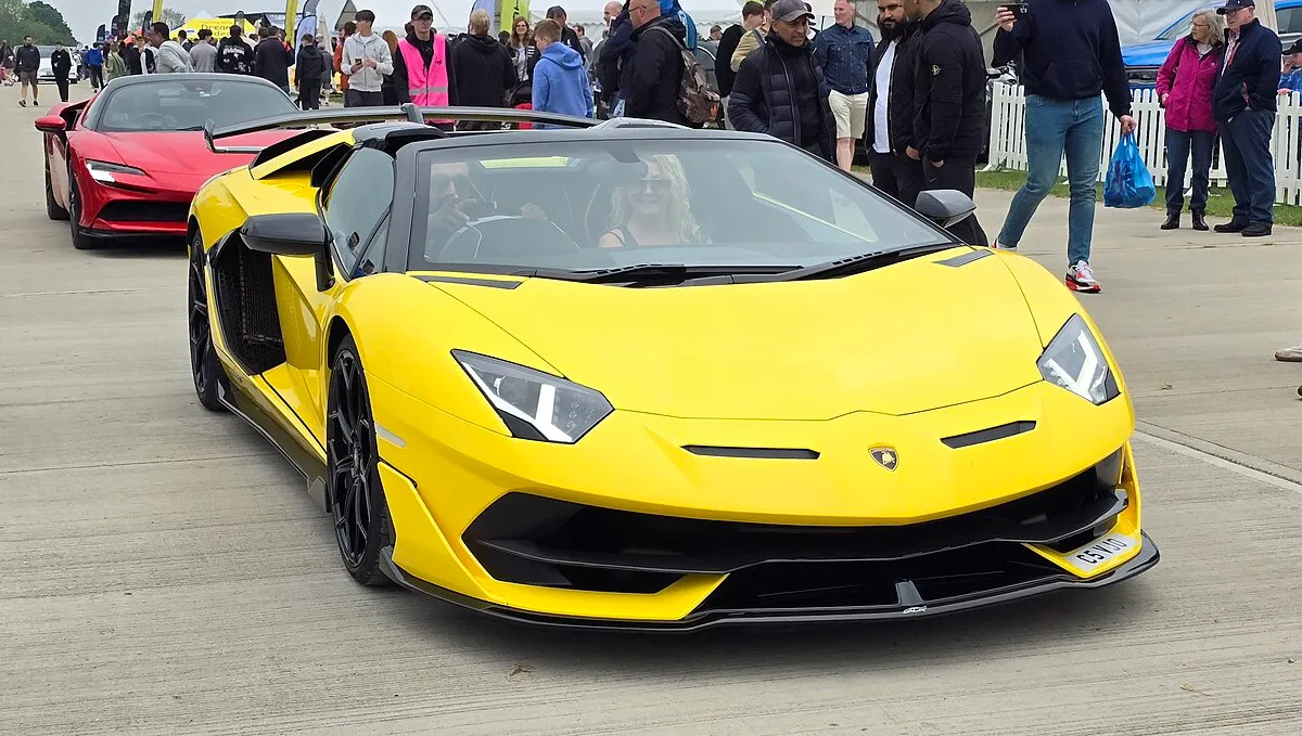 Lamborghini AVENTADOR SVJ ROADSTER 2025 - Image 10