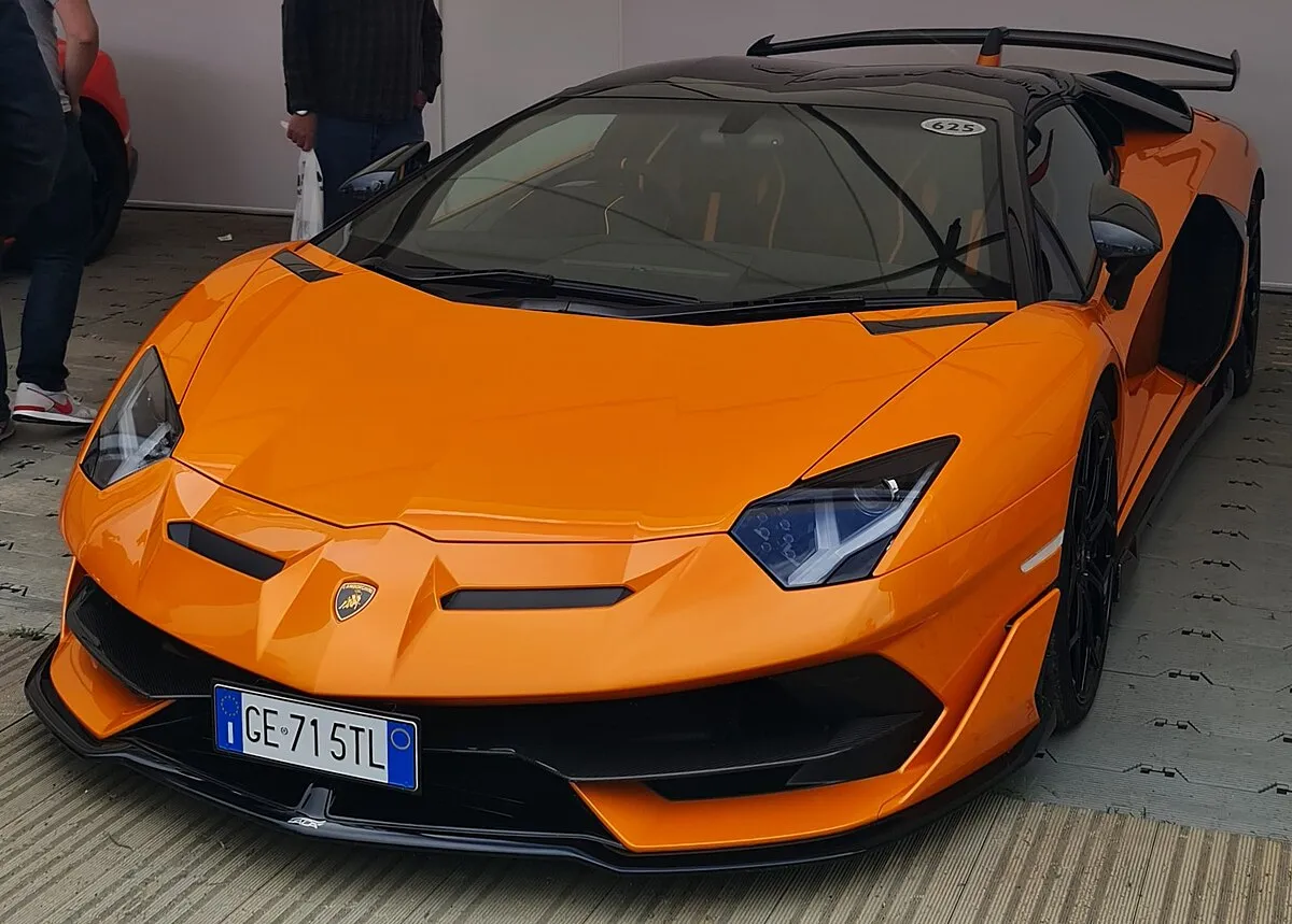 Lamborghini AVENTADOR SVJ 2025 - Image 5