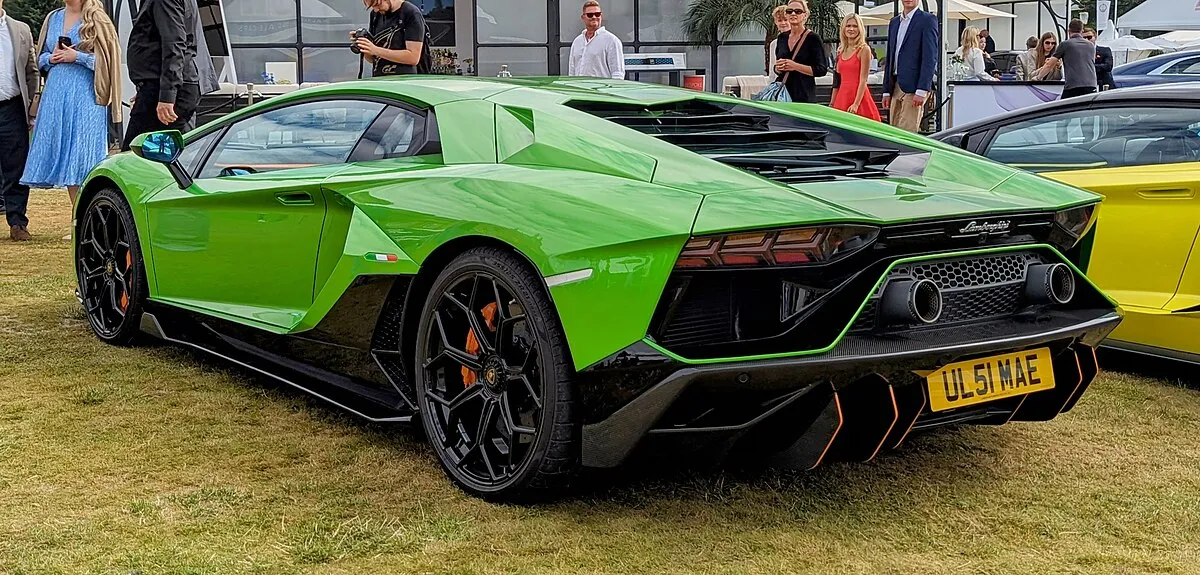 Lamborghini AVENTADOR ULTIMAE 2025 - Image 3