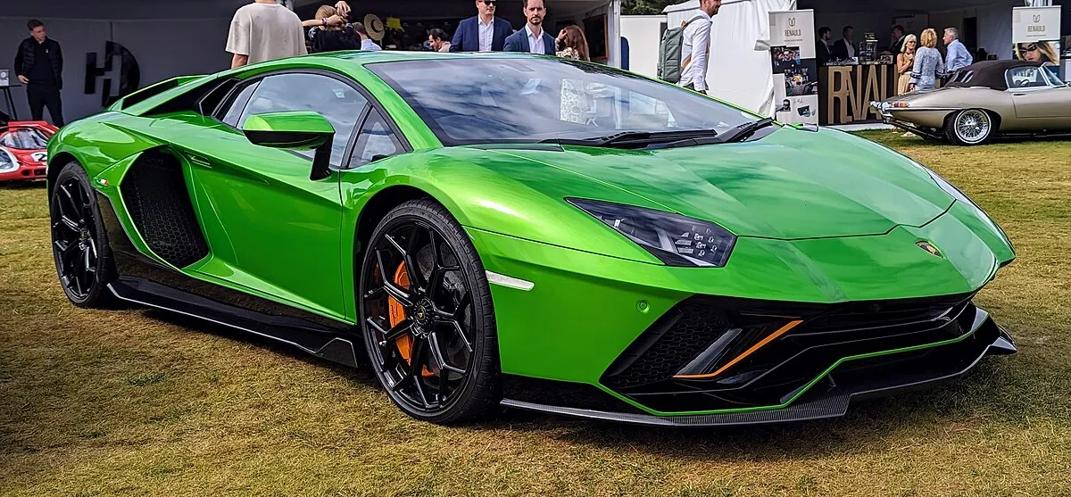 Lamborghini AVENTADOR ULTIMAE 2025 - Image 4
