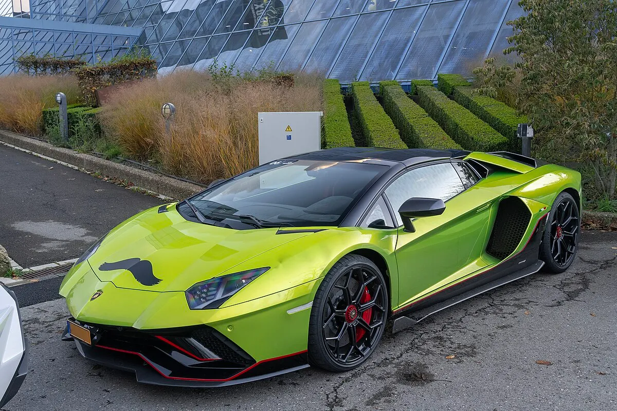 Lamborghini AVENTADOR ULTIMAE 2025 - Image 8