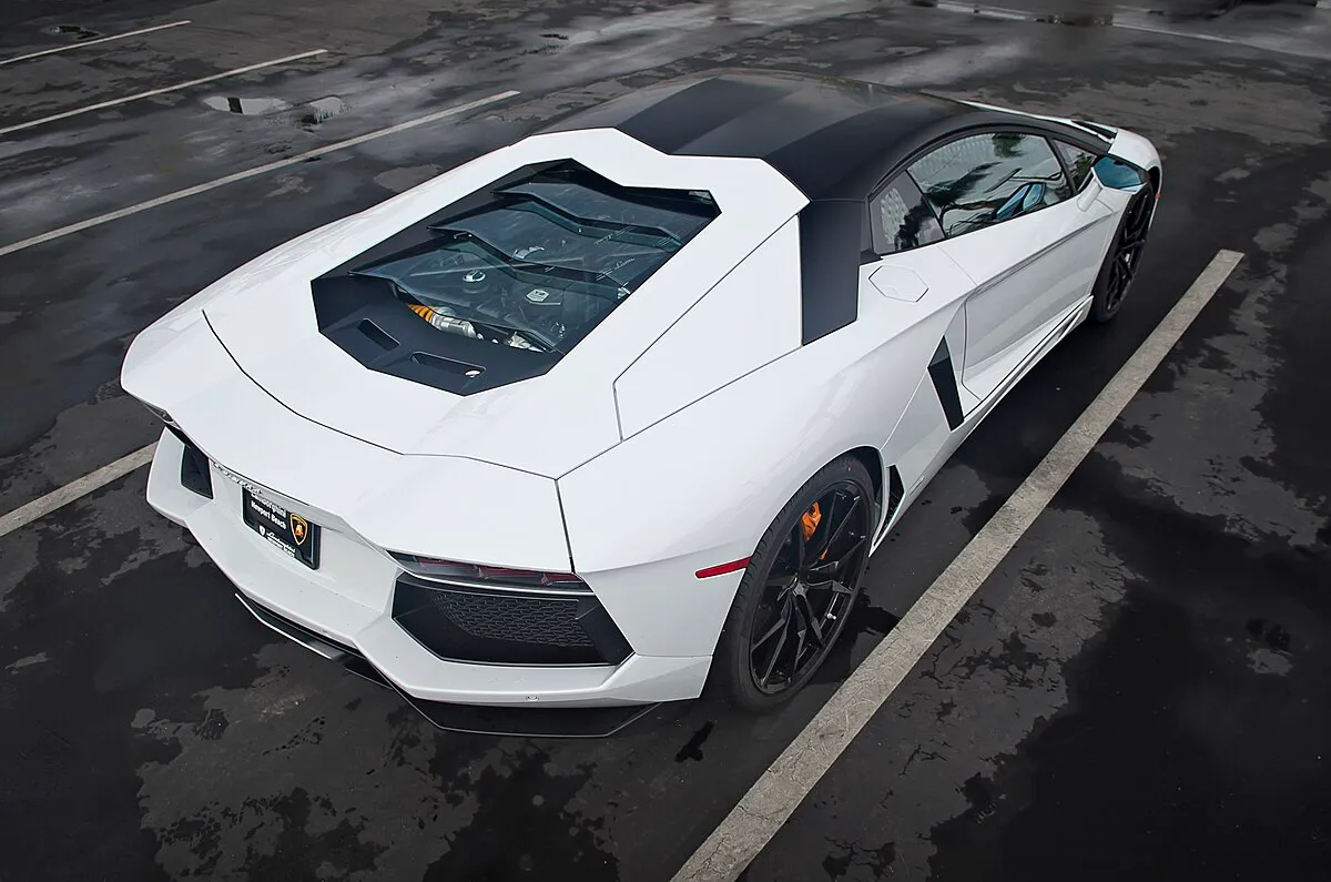 Lamborghini URUS GRAPHITE CAPSULE 2025 - Image 6