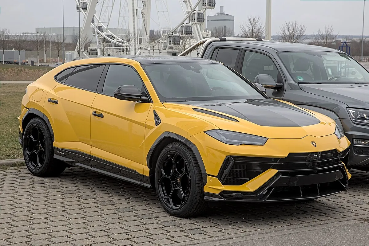Lamborghini URUS PERFORMANTE 2025 - Image 2