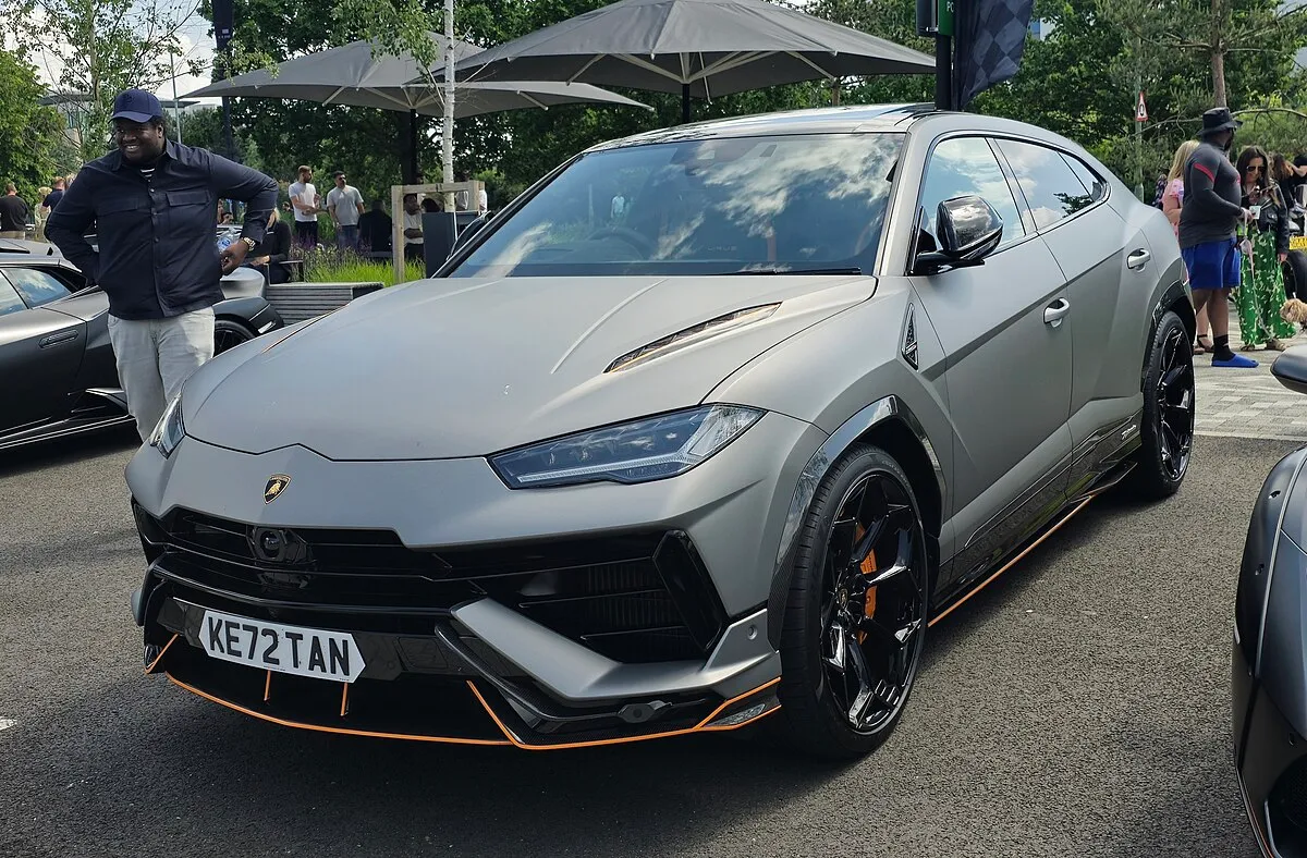 Lamborghini URUS PERFORMANTE 2025 - Image 6