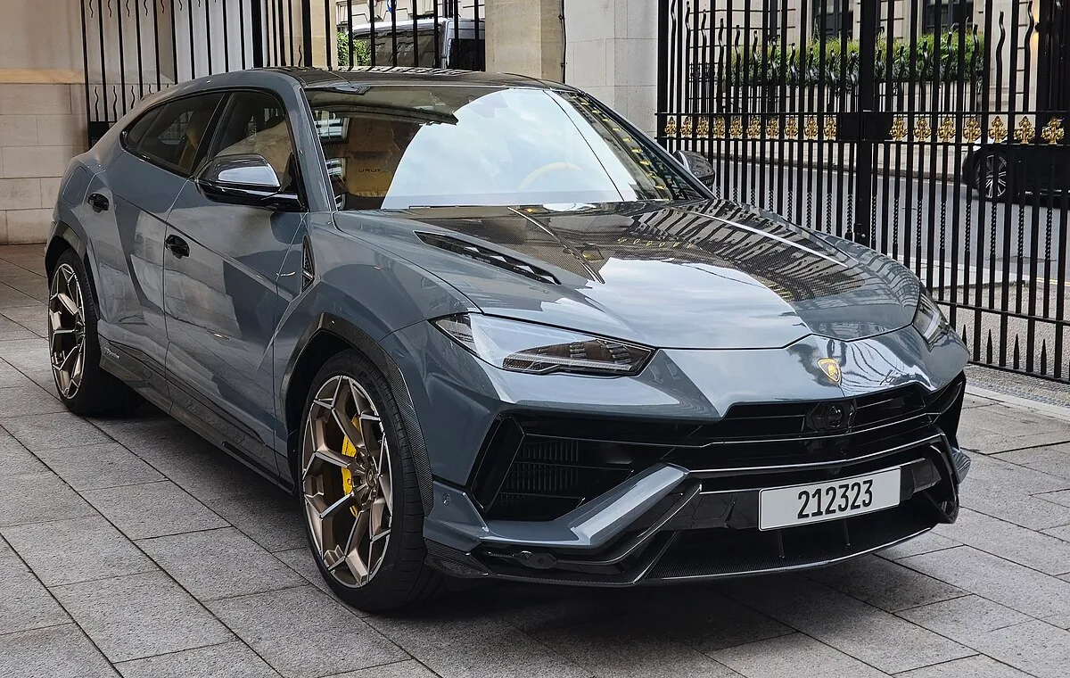Lamborghini URUS PERFORMANTE 2025 - Image 7