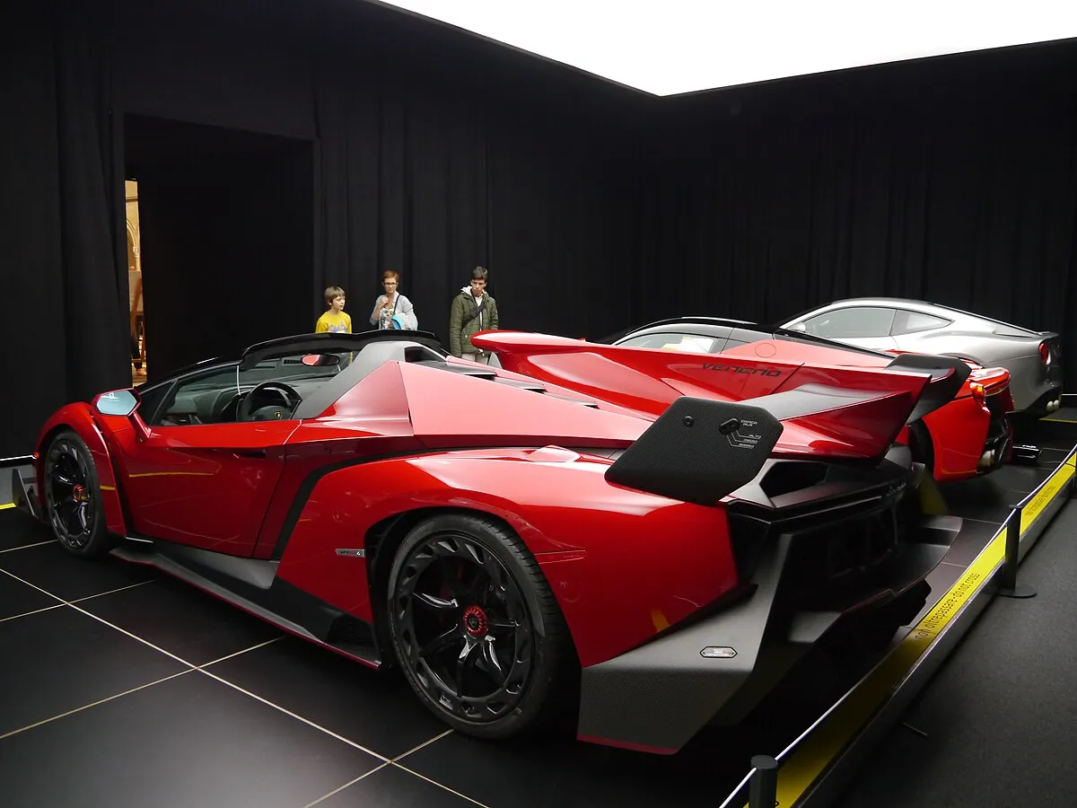 Lamborghini VENENO ROADSTER 2025 - Image 1