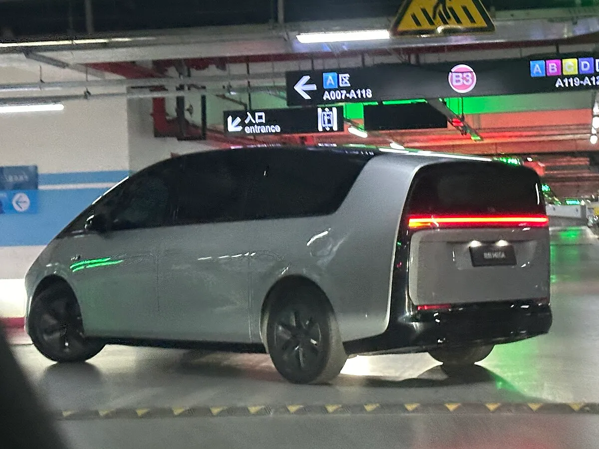 Li Auto Li Auto Mega 2026 Li Auto Mega Home - Image 3