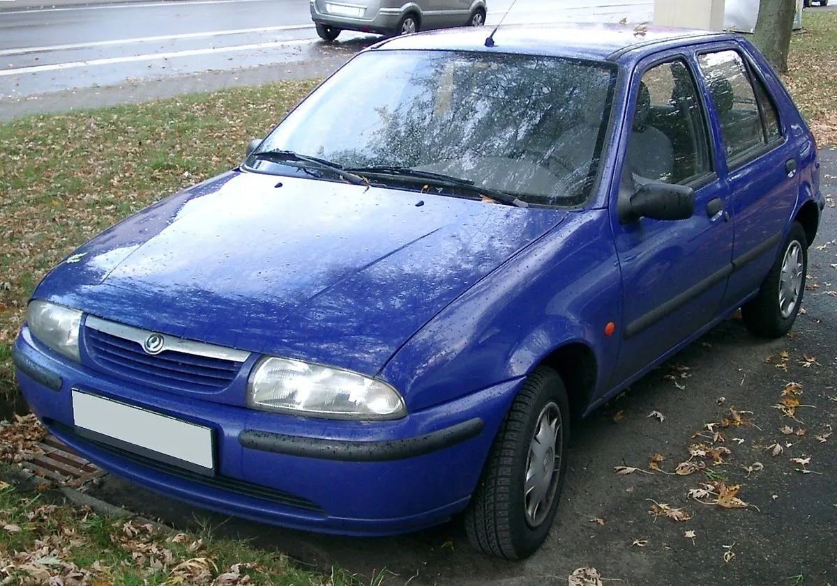Mazda 121 1996 1.2 CVT Hatchback 3-doors - Image 1