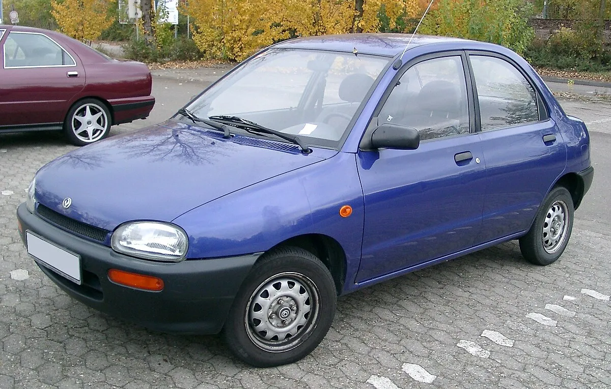 Mazda 121 1996 1.2 CVT Hatchback 3-doors - Image 2
