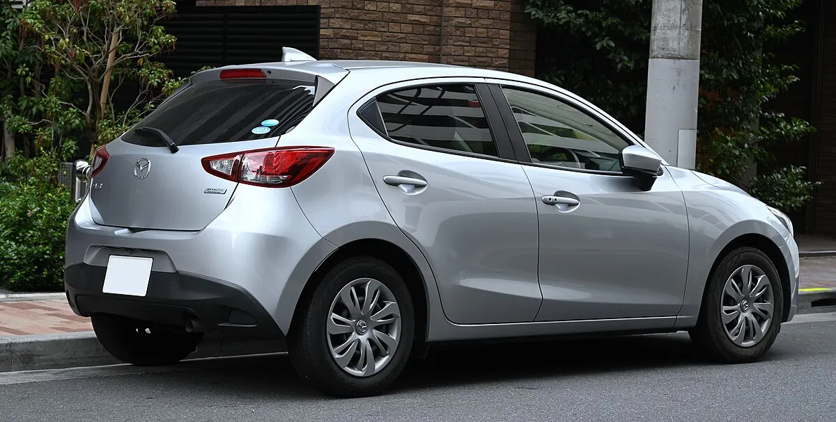 Mazda 2 2003 1.25 MT Hatchback - Image 3