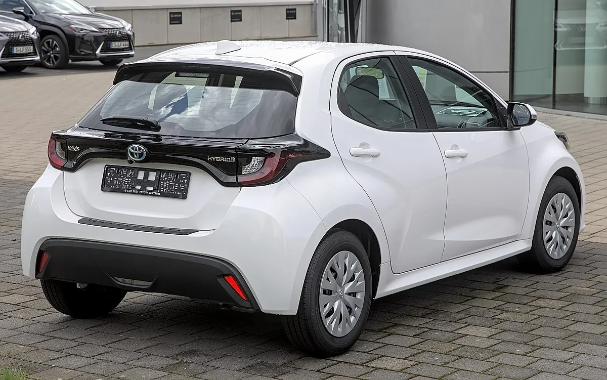 Mazda 2 2003 1.25 MT Hatchback - Image 9