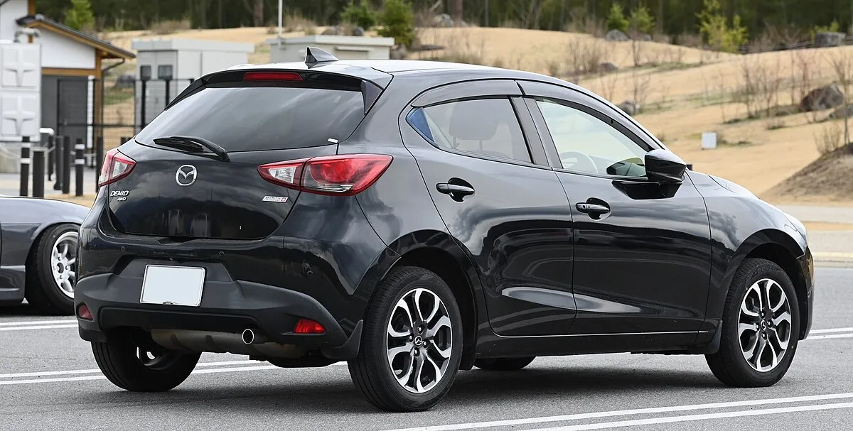Mazda 2 2019 1.5 AT 4WD Hatchback 5 doors - Image 6