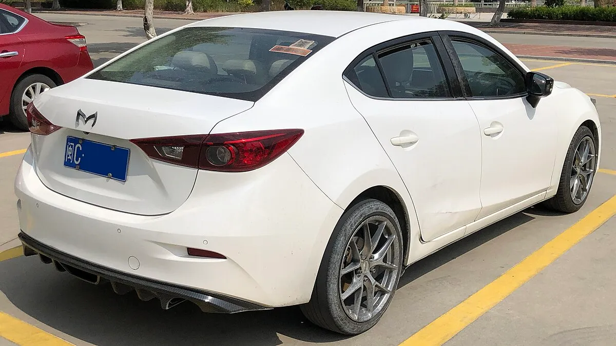 Mazda 3 2019 1.5 SkyActiv-G AT Hatchback - Image 10