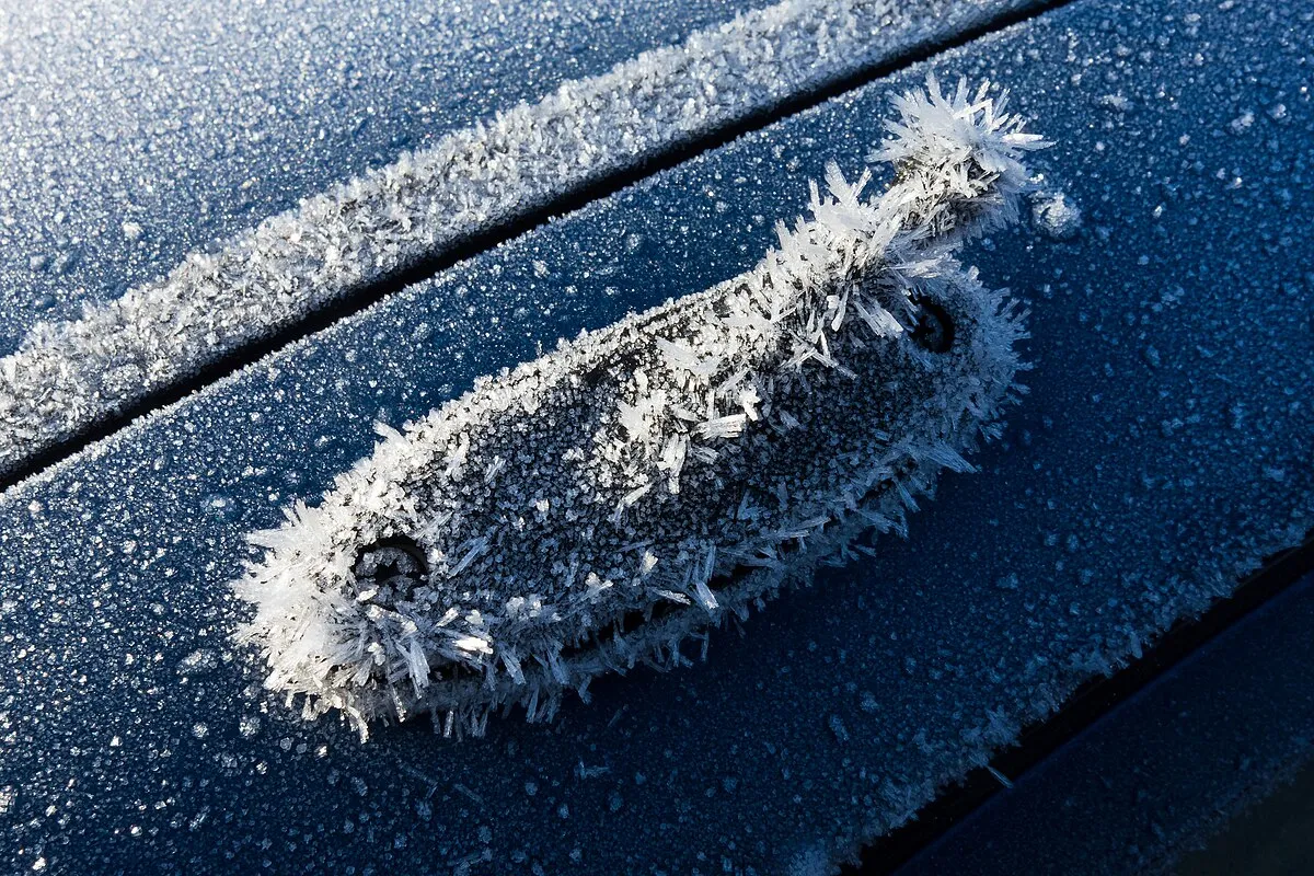 Mazda 323 1996 1.3 MT Hatchback - Image 1