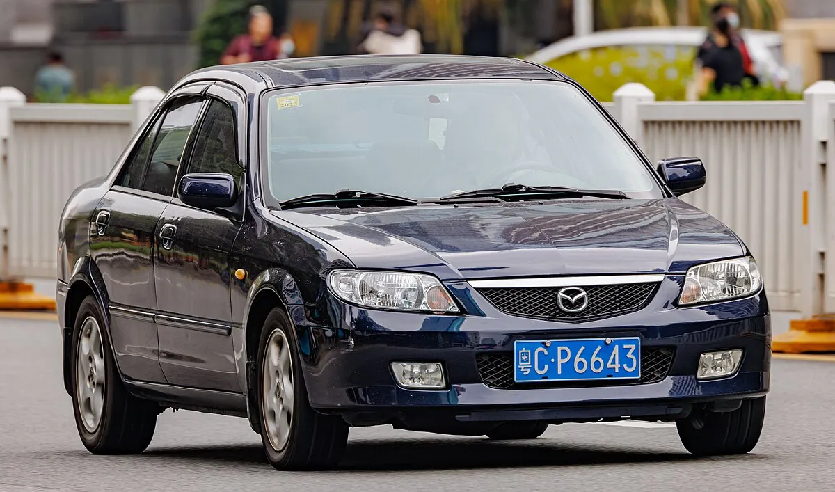 Mazda 323 1996 1.3 MT Hatchback - Image 3