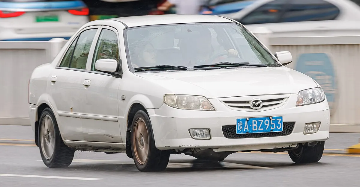 Mazda 323 1996 1.3 MT Hatchback - Image 6