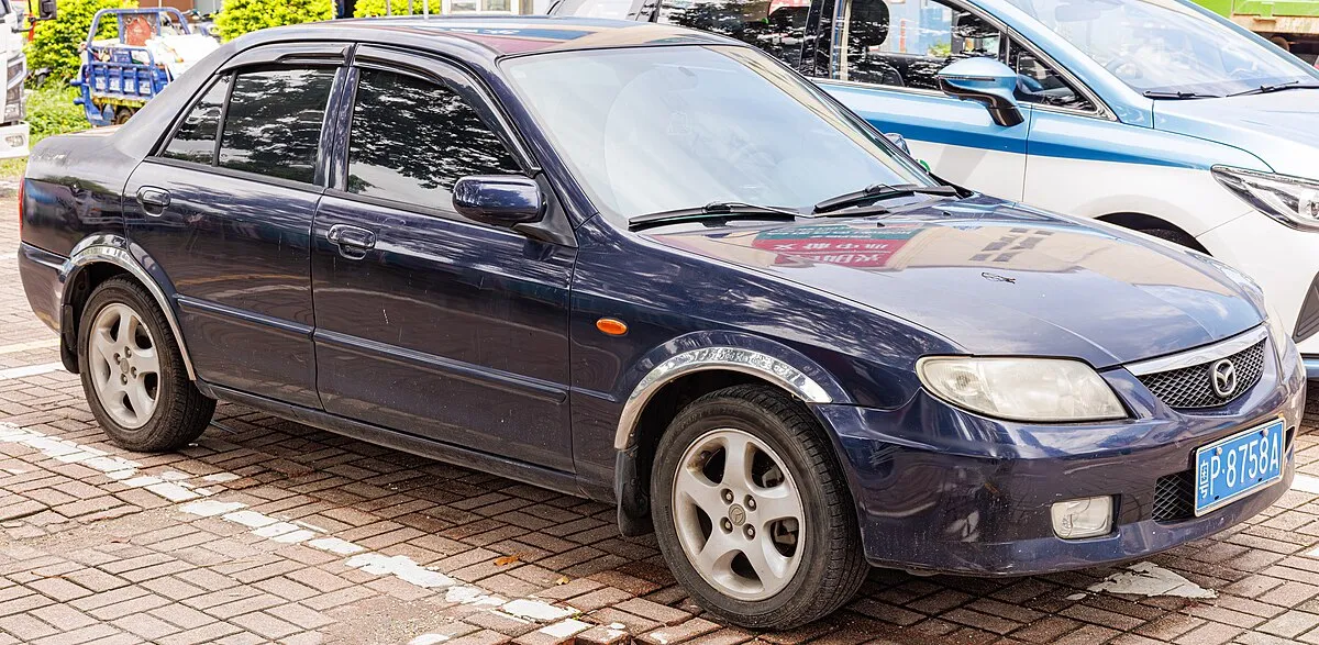 Mazda 323 1996 1.3 MT Hatchback - Image 8