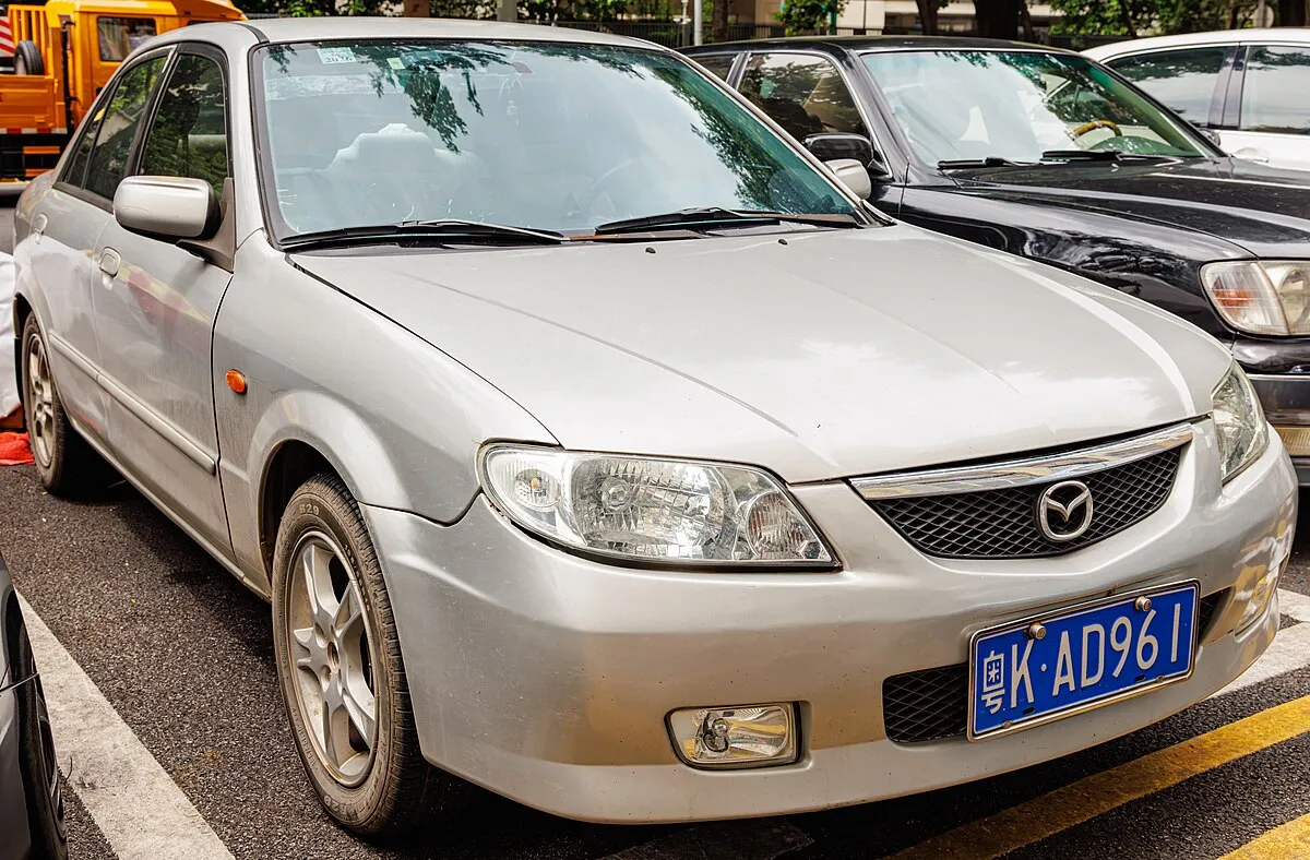 Mazda 323 1996 1.3 MT Hatchback - Image 10