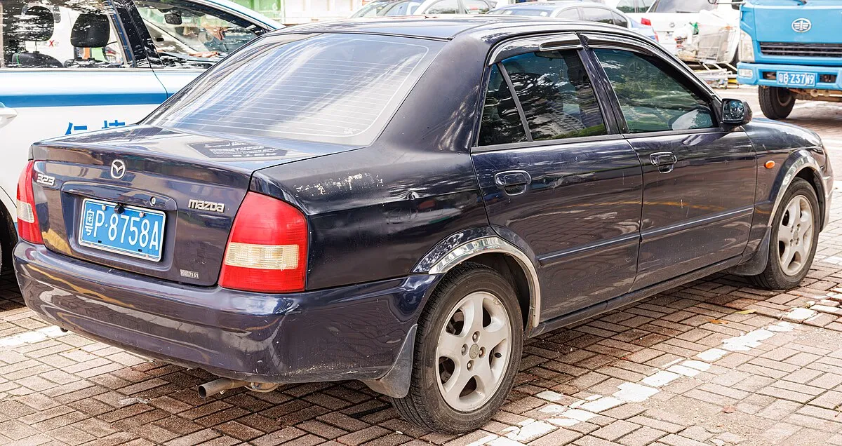 Mazda 323 2000 1.3 MT Hatchback - Image 9