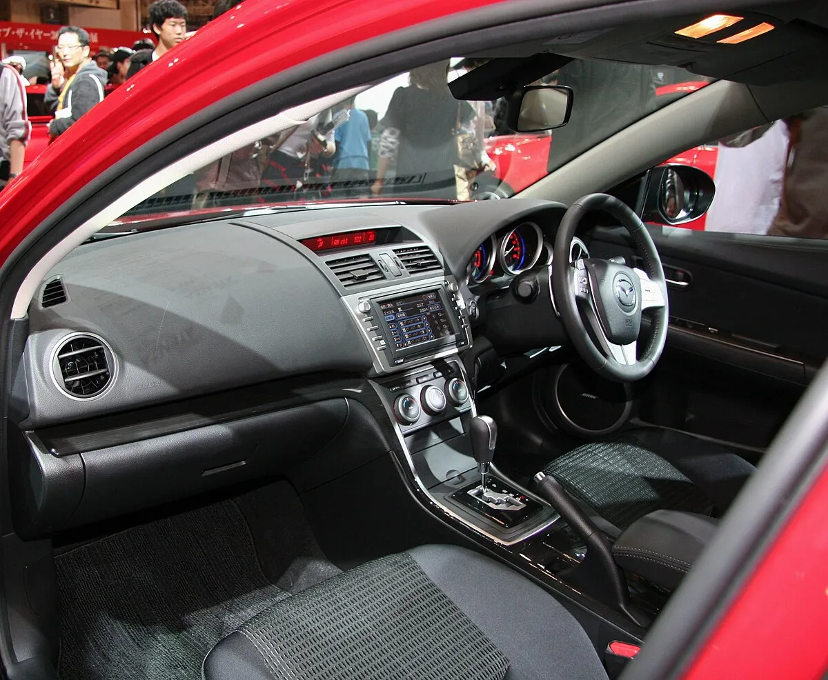 Mazda 6 2009 1.8 MT Liftback - Image 10