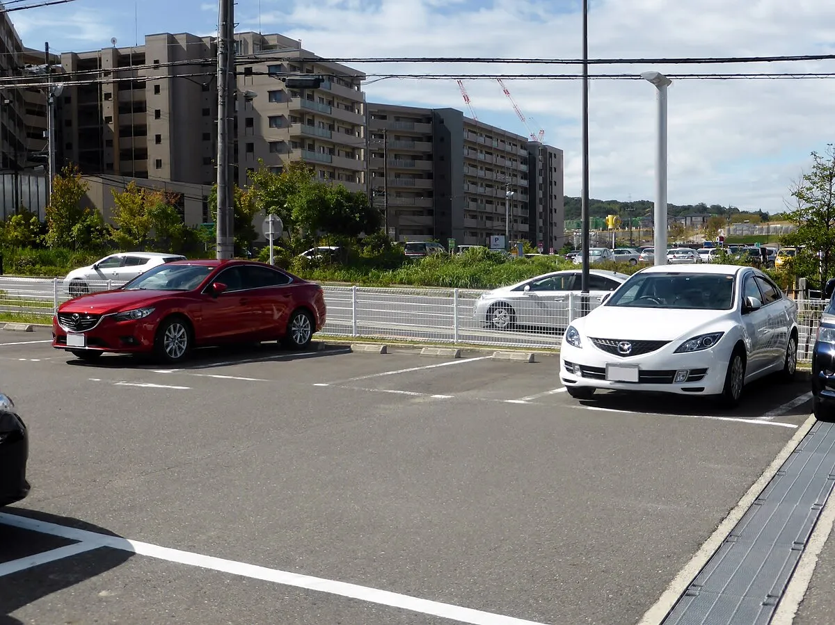 Mazda Atenza 2010 2.0 AT Sedan - Image 4