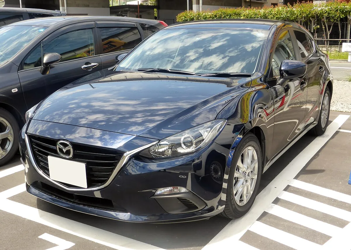 Mazda Axela 2003 1.5 AT Hatchback - Image 3