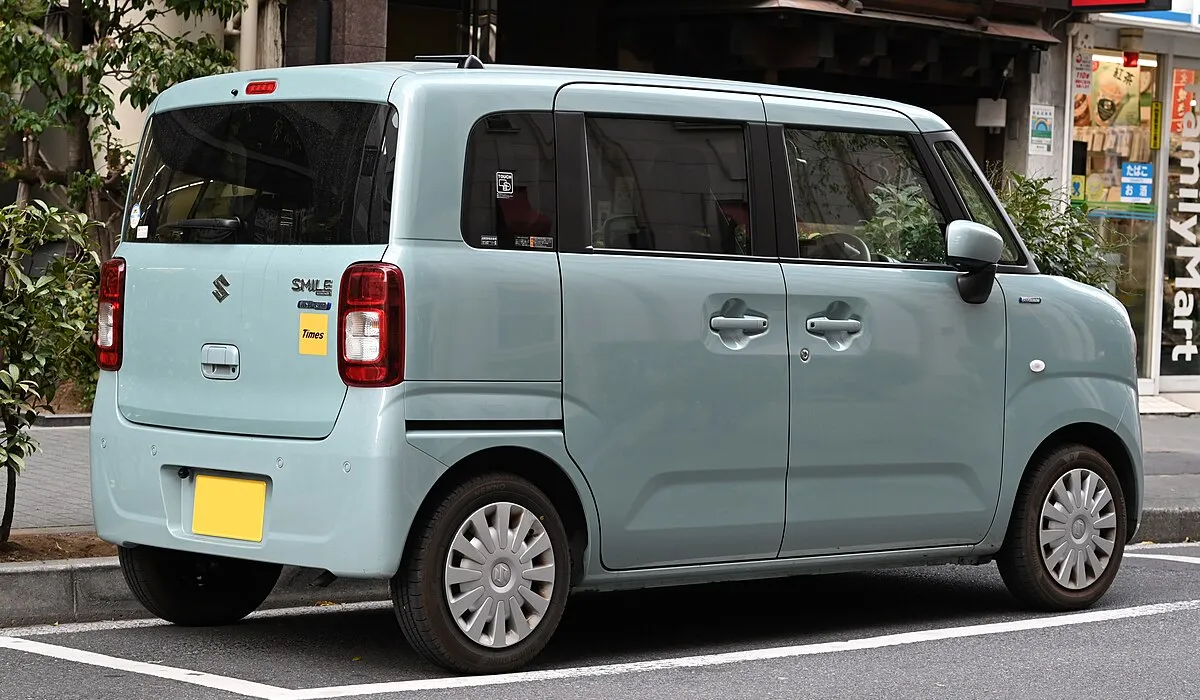 Mazda AZ-Wagon 2003 0.7 AT 4WD Custom Style hatchback 5-doors - Image 7