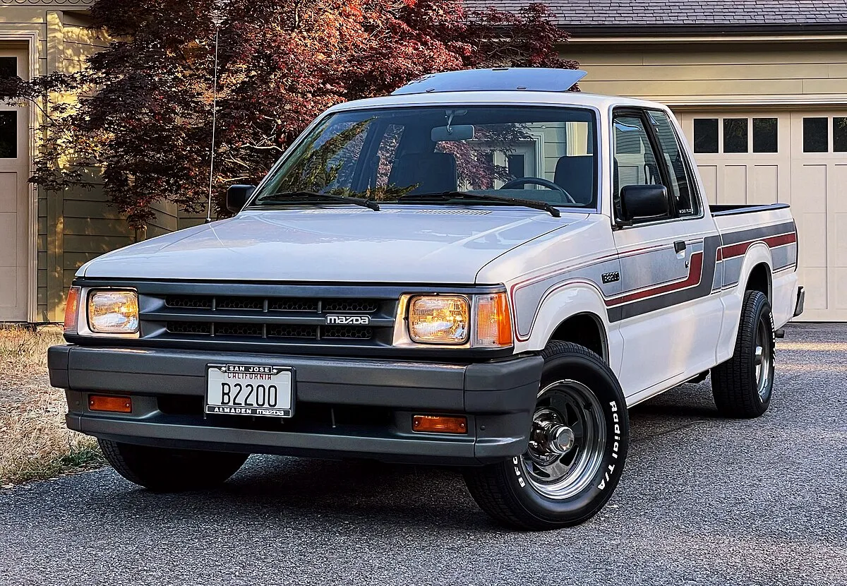 Mazda B-Series Pickup 2025 - Image 10