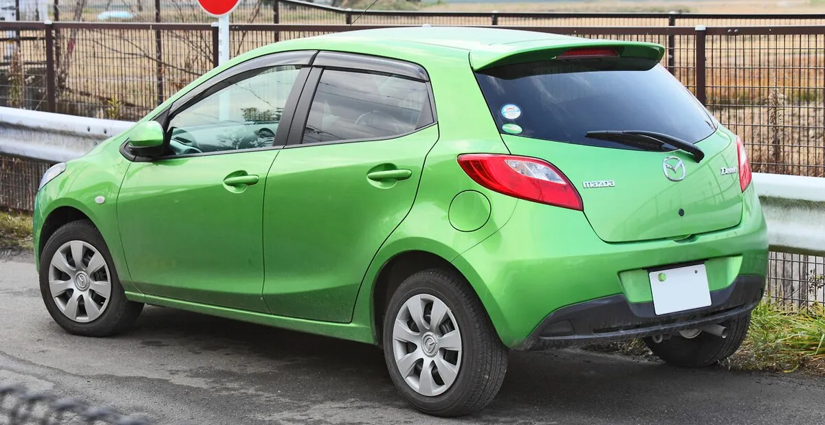 Mazda Demio 1996 1.3 AT Hatchback - Image 3