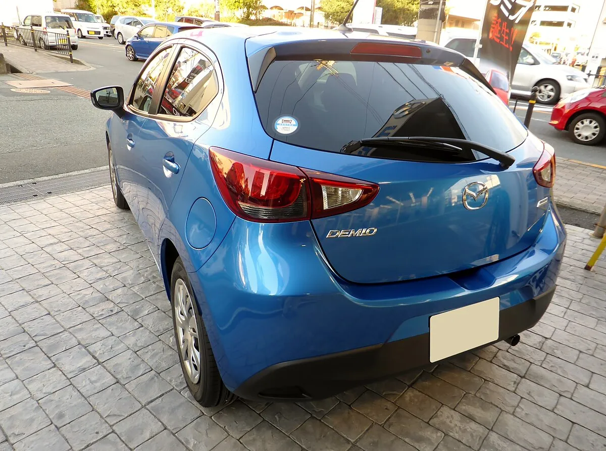 Mazda Demio 1999 1.3 AT Hatchback - Image 7