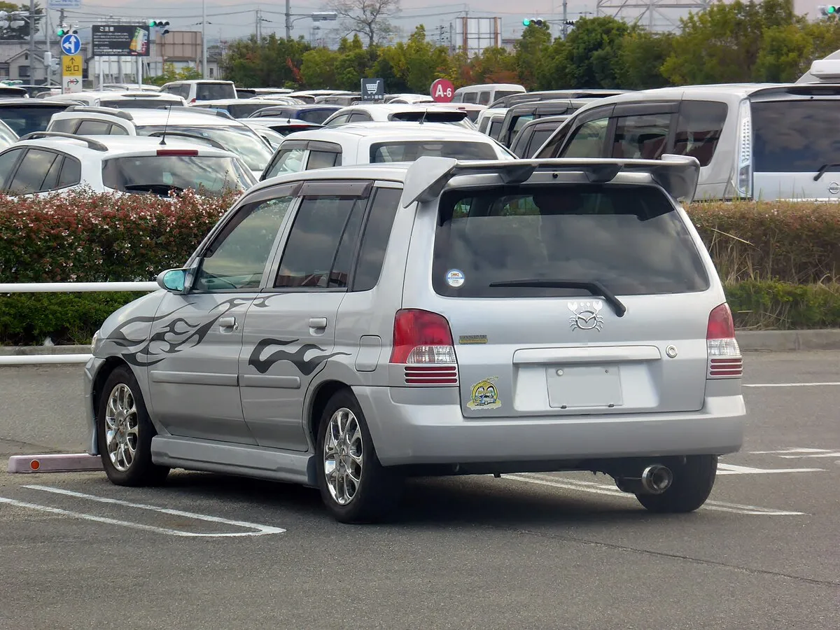 Mazda Demio 1999 1.3 AT Hatchback - Image 9