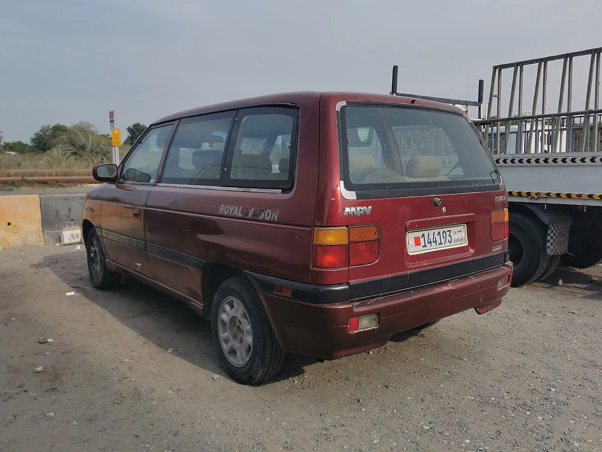 Mazda MPV 2003 2.0 MZR-CD MT Minivan 5-doors - Image 10