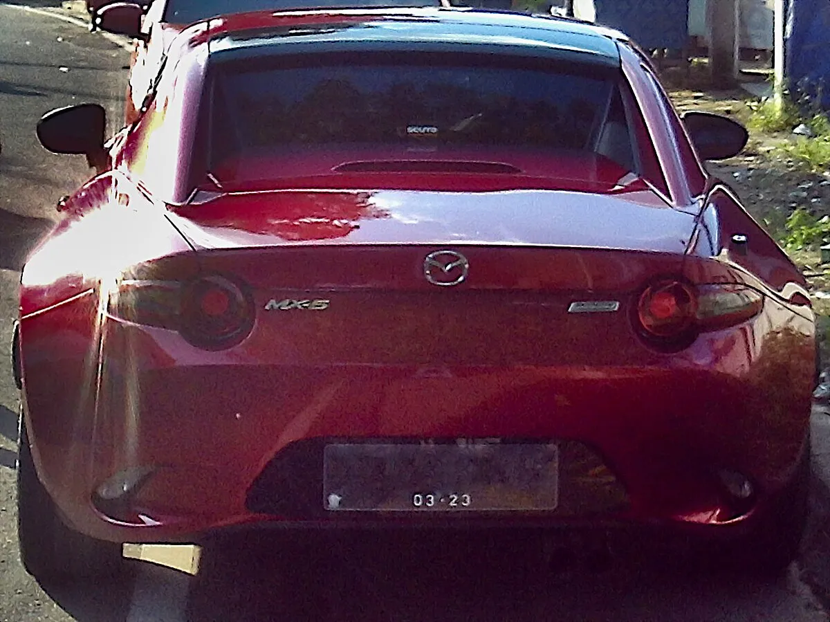 Mazda MX-5 Miata RF 2025 - Image 8