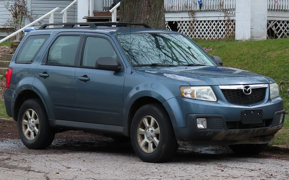 Mazda Tribute 2000 2.0 AT 4WD Crossover - Image 8