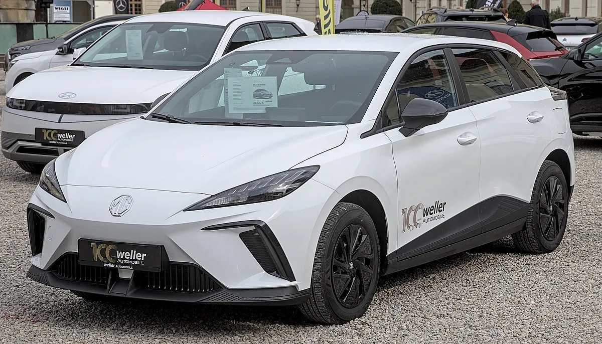 MG MG 4 EV 2024 MG 4 EV STD - Image 1