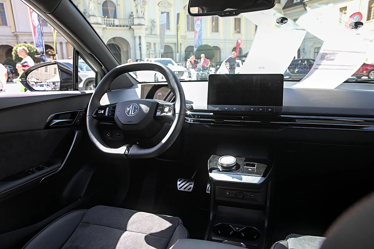 MG MG 4 Xpower 2024 MG 4 Xpower AWD - Image 3