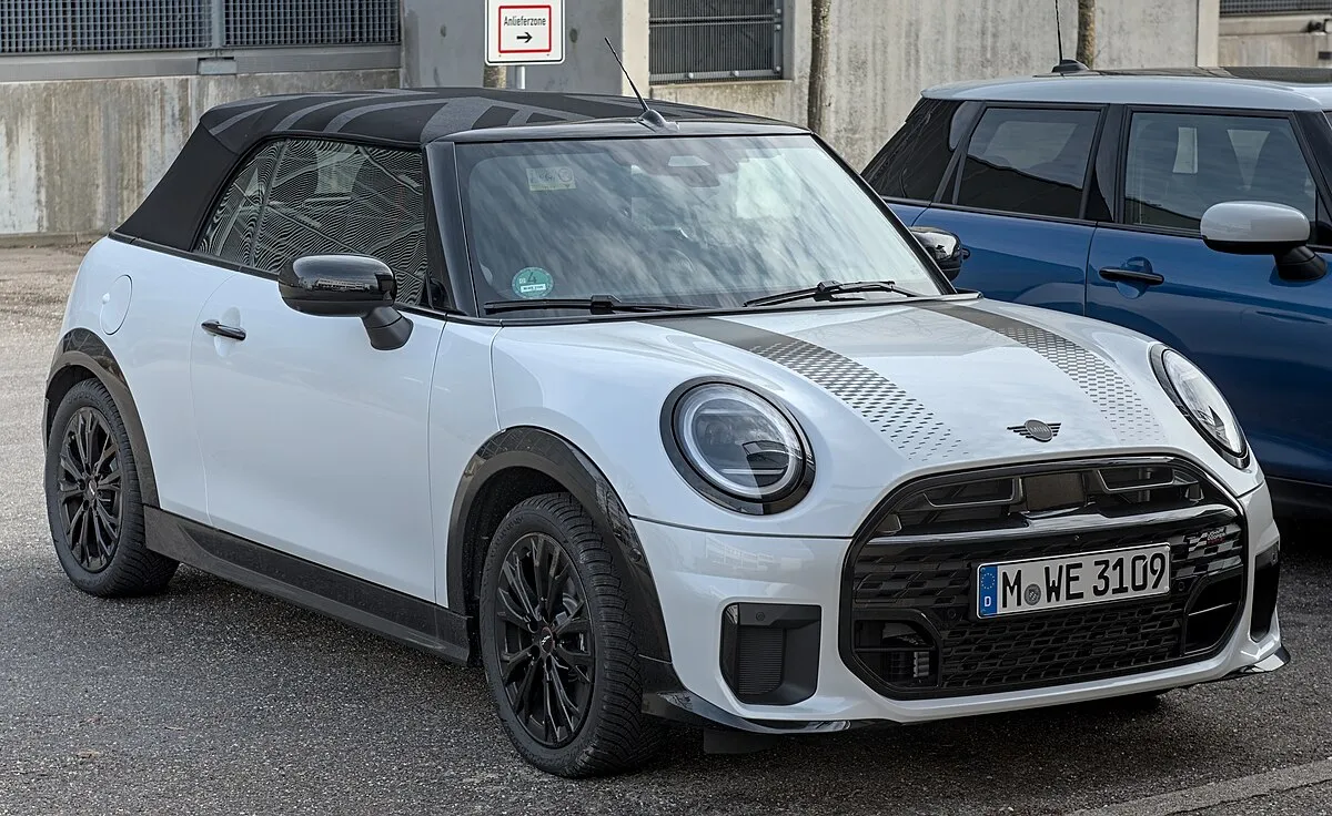 Mini Cabrio 2018 2.0 AMT Cooper S cabriolet 2-doors - Image 2
