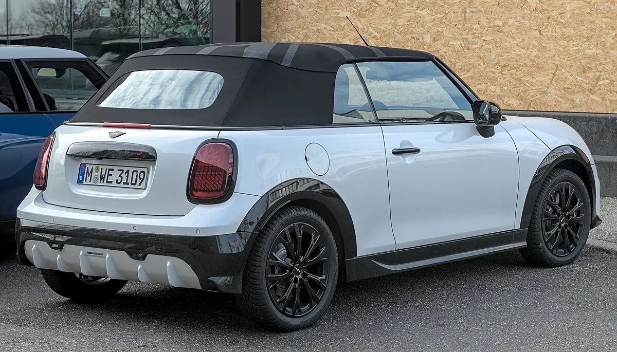 Mini Cabrio 2018 2.0 AMT Cooper S cabriolet 2-doors - Image 3