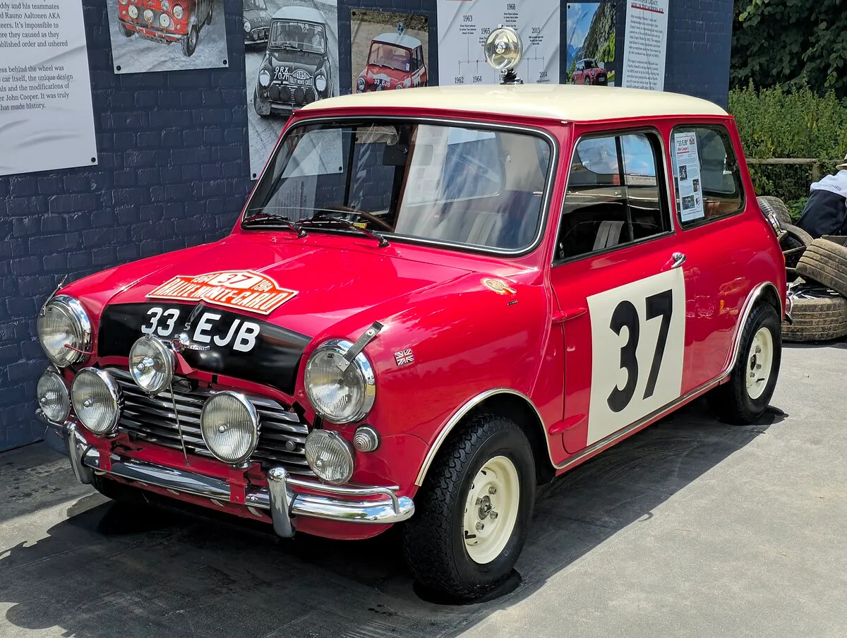 Mini Cooper S 2018 2.0 AMT Hatchback 3-doors - Image 1