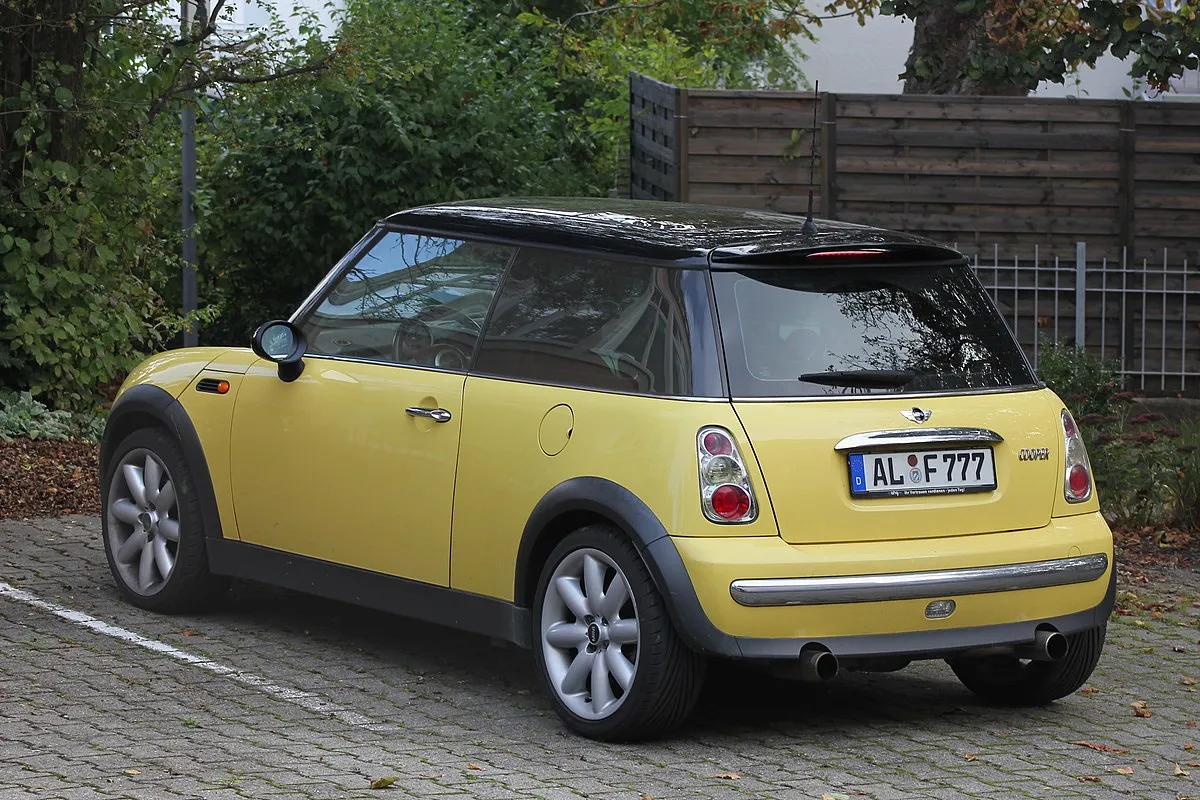 Mini Cooper 2013 1.5 AT Hatchback 3-doors - Image 3