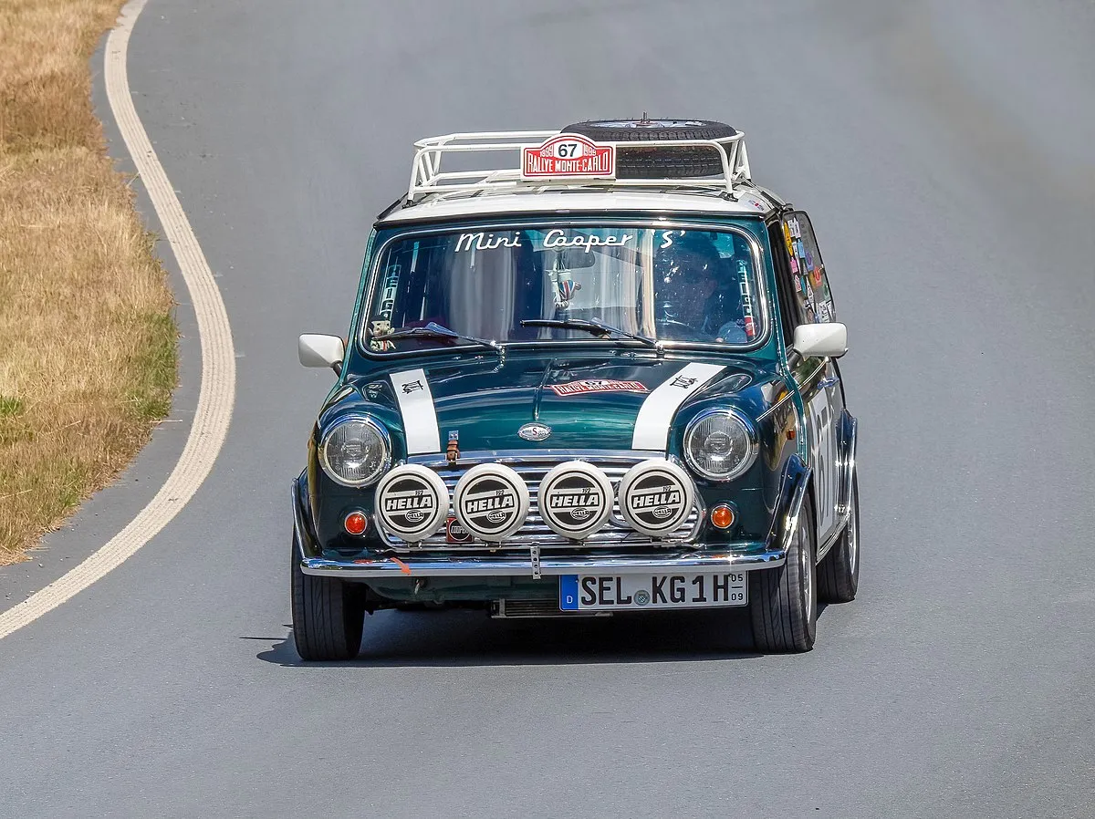 Mini Cooper 2013 1.5 AT Hatchback 3-doors - Image 9