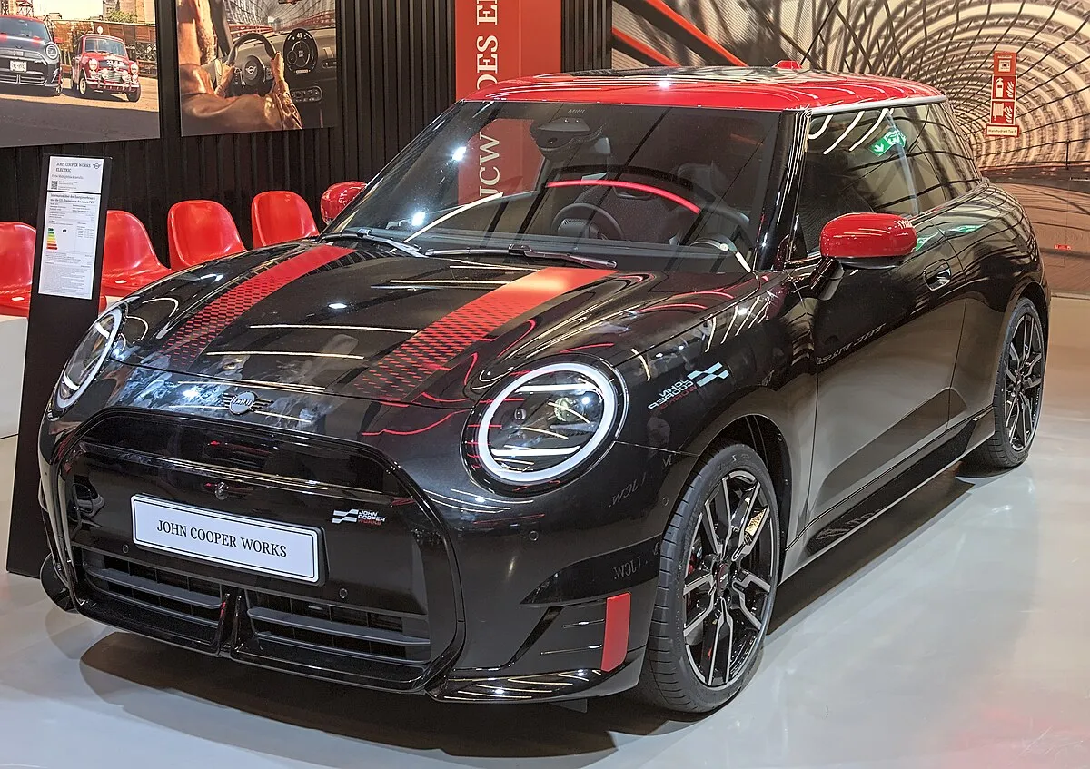 Mini Cooper 2013 1.5 AT Hatchback 3-doors - Image 10