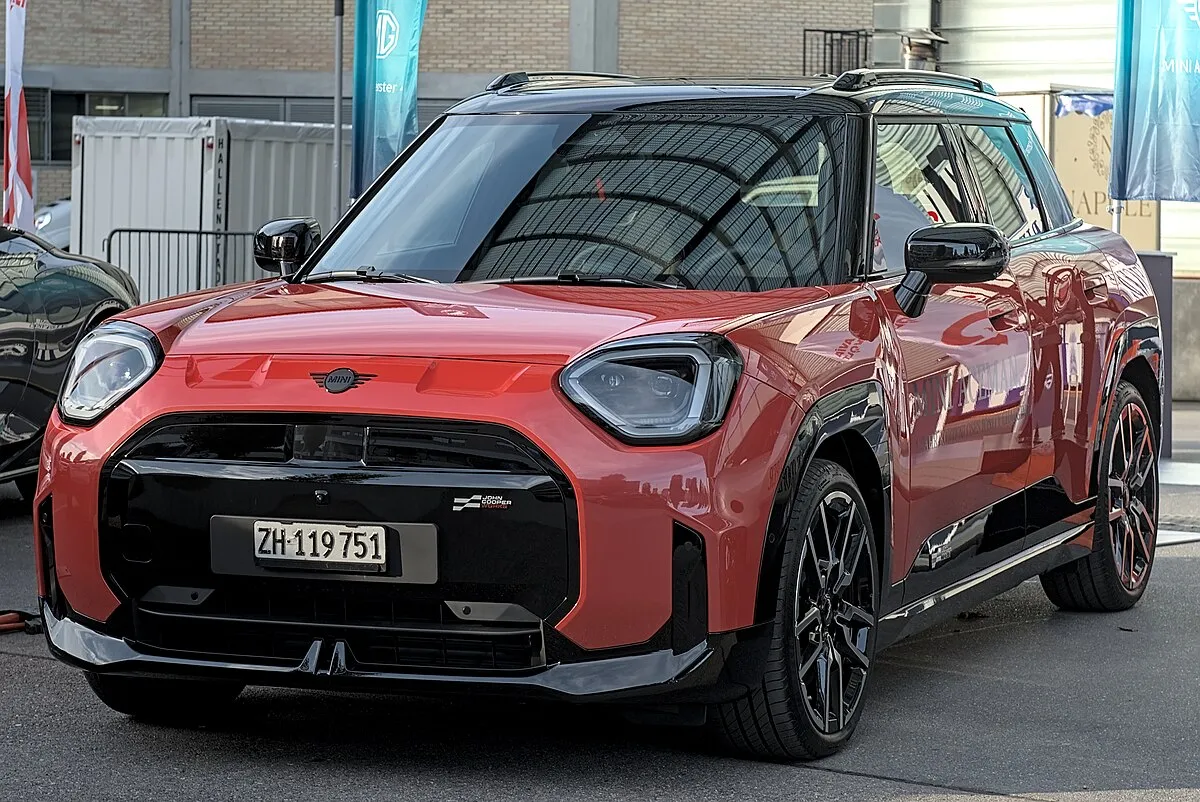 Mini MINI Aceman 2026 MINI Aceman John Cooper Works BEV - Image 2