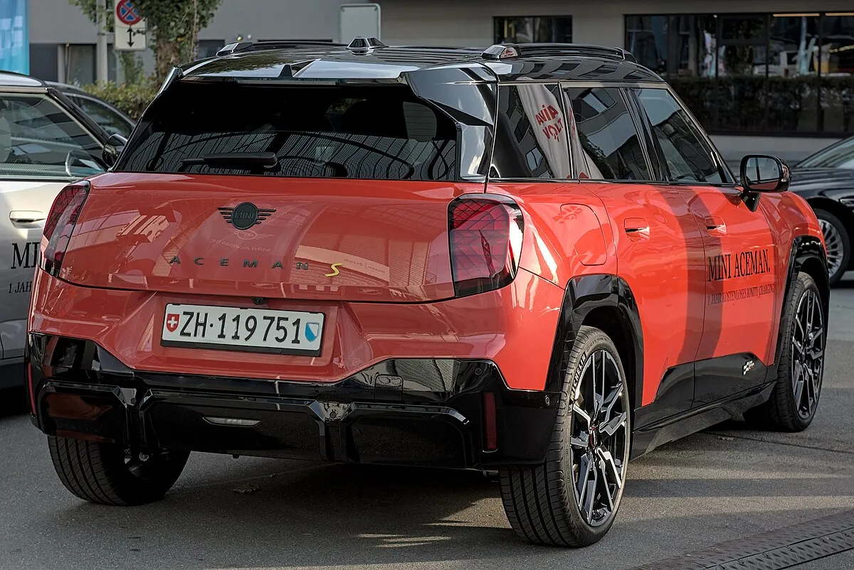 Mini MINI Aceman 2026 MINI Aceman John Cooper Works BEV - Image 3