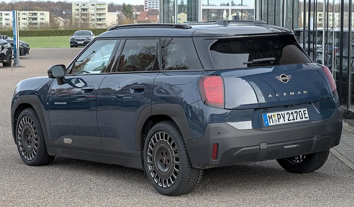Mini MINI Aceman 2026 MINI Aceman John Cooper Works BEV - Image 8